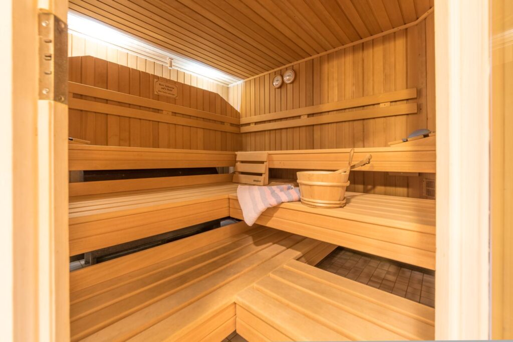Sauna (2)
